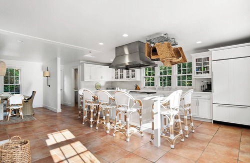 Shawkemo House | Beautiful private compound featuring a main house, guest house and a new pool