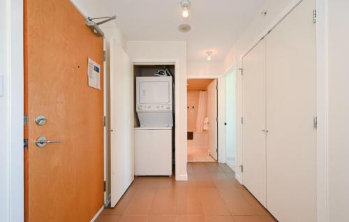 Coquitlam Apartment | Beautiful Private Condo Unit, 1 parking space