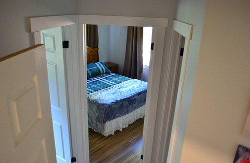 Dunchurch Cottage | Beautiful private cottage on quiet Crescent