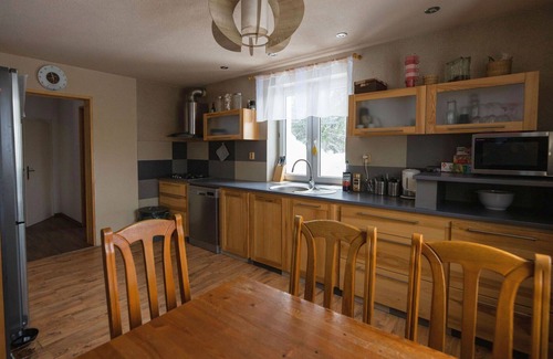 Tanvald House | Beautiful private villa for 8 people with WIFI, TV, patio, pets allowed, panoramic view and park.