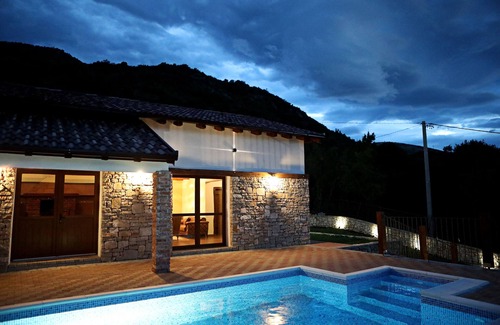 Mostar Villa | Beautiful Private Family Villa in Mostar, Large Swimming Pool and Grill