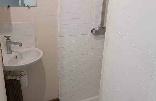 Aigues-Vives Bed & Breakfast | Beautiful private room