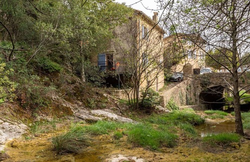 Saint-Montan House | Beautiful private villa with WIFI, TV, terrace, pets allowed, panoramic view and parking