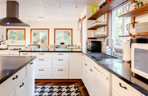 Guerneville House | Beautiful Private Home in the Woods Near The River