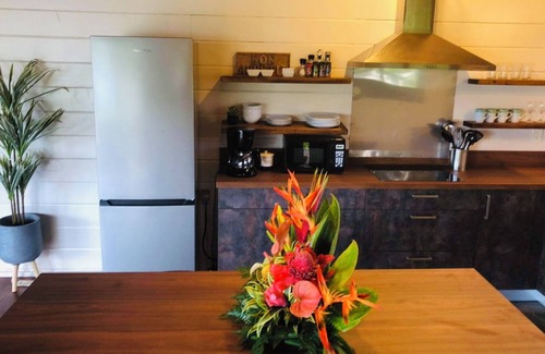 Pihaena House | Beautiful Private Home with Stunning Views of Opunohu Bay