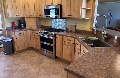 Ennis House | Beautiful private home overlooking Ennis and The Madison Range