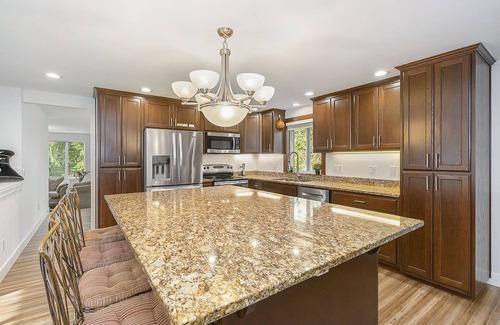 Silver Lake House | Beautiful private home 25 minutes from Seattle & close to Puget Sound Ferries.
