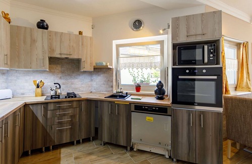 Balatonlelle House | Beautiful private villa for 5 people with WIFI, TV, terrace and parking