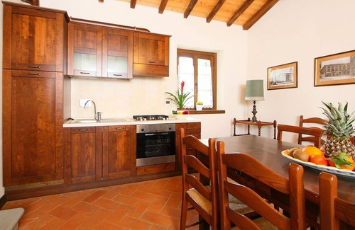 Sansepolcro Villa | Beautiful private villa with hot tub, private pool, WIFI, TV, patio, pets allowed and parking