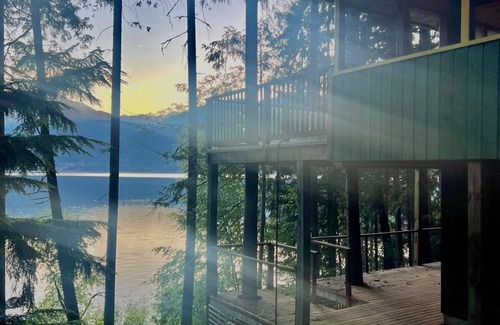 Riondel House | Beautiful Private Lakefront Home