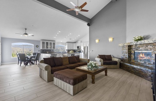Santa Clarita House | Beautiful private mountain estate on 10 acres