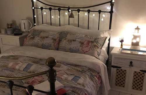 Layer Marney Cottage | Beautiful Private Room With Sea Views (Breakfast Not Included)