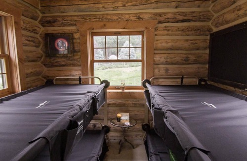 Buhl House | Beautiful Private Riverfront Geothermal Hot Springs Home