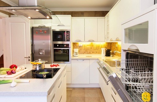 Meloneras Villa | Beautiful private villa for 8 guests with WIFI, private pool, A/C, TV, patio and pets allowed