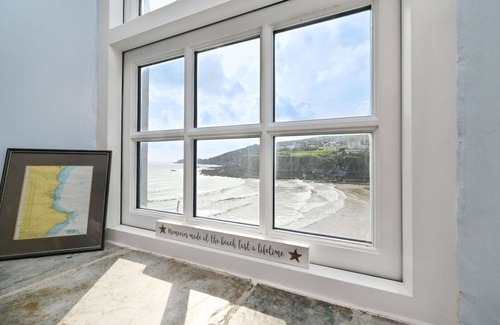 Portmellon House | Beautiful private villa for 4 guests with WIFI, TV, patio, pets allowed and parking