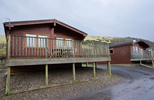 Kinross House | Beautiful private villa for 6 guests with WIFI, TV, balcony, pets allowed and parking