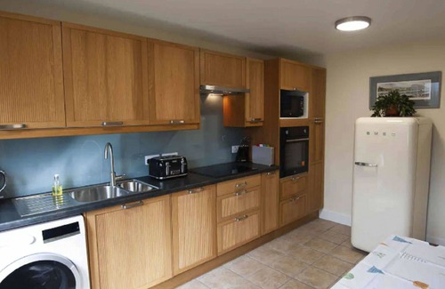Drumnadrochit House | Beautiful private villa for 6 guests with WIFI, TV, patio and parking