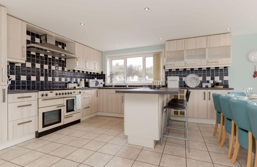 Portpatrick House | Beautiful private villa for 16 guests with WIFI, TV, patio and pets allowed