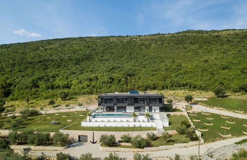 Brovinje Villa | Beautiful private villa with hot tub, A/C, private pool, WIFI, TV, terrace and panoramic view