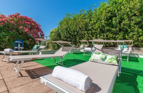Cartoceto Villa | Beautiful private villa with private pool, WIFI, TV, patio, pets allowed, panoramic view and par.
