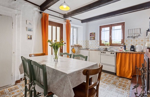 Novaggio House | Beautiful private villa for 5 people with patio and parking