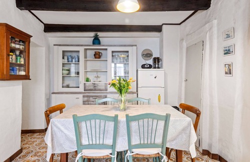 Novaggio House | Beautiful private villa for 5 people with patio and parking