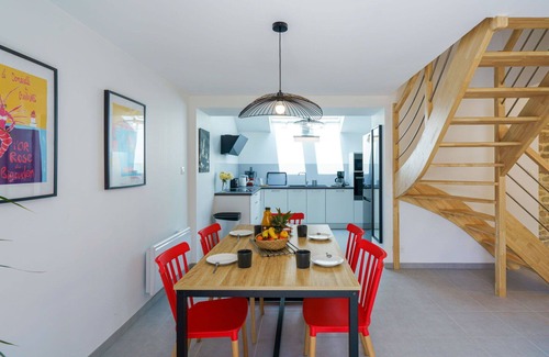 Plovan House | Beautiful private villa for 5 guests with WIFI, TV, terrace and parking