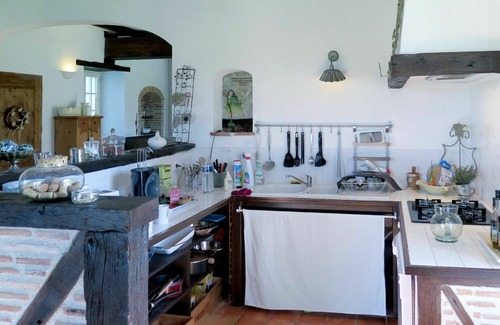 Penne-d'Agenais Villa | Beautiful private villa for 6 people with WIFI, private pool, TV, terrace, pets allowed and park.