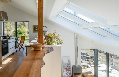 Glen Urquhart Villa | Beautiful private villa for 8 guests with WIFI, TV, terrace, panoramic view and parking