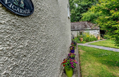 Llangeler House | Beautiful private villa for 3 guests with TV, patio, pets allowed and parking