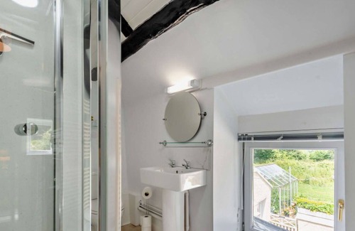 Llangeler House | Beautiful private villa for 3 guests with TV, patio, pets allowed and parking