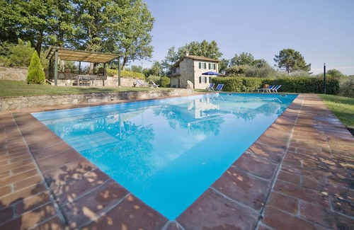 Pieve di Compito Villa | Beautiful private villa with A/C, WIFI, private pool, TV, patio and parking, close to Lucca
