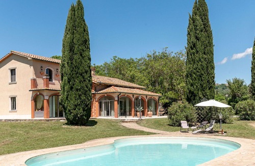 Manciano Villa | Beautiful private villa for 9 guests with private pool, A/C, WIFI, patio and pets allowed