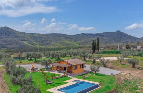 Panicale House | Beautiful private villa for 4 guests with WIFI, private pool, A/C, TV, balcony and parking