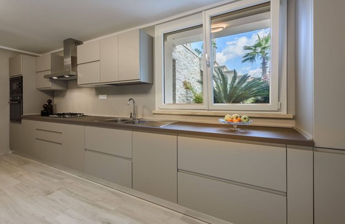 Querceta Villa | Beautiful private villa with private pool, A/C, WIFI, TV and parking, close to Forte Dei Marmi