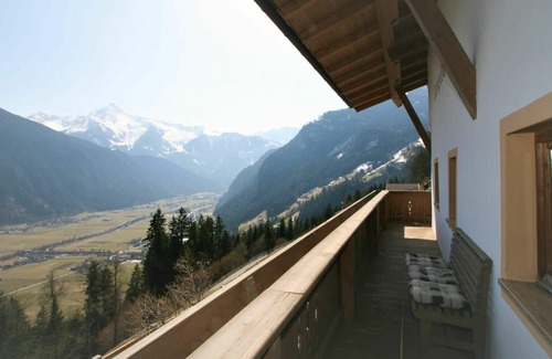 Hippach-Schwendberg Villa | Beautiful private villa for 8 guests with TV and terrace
