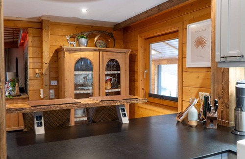 Sankt Johann am Walde House | Beautiful private villa for 10 people with hot tub, TV, patio, pets allowed and parking