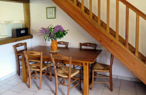 Blanquefort-sur-Briolance Villa | Beautiful private villa with hot tub, private pool, WIFI, TV, terrace, pets allowed and parking