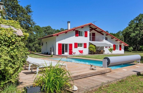 Magescq Villa | Beautiful private villa for 8 people with A/C, WIFI, private pool, TV, terrace and parking