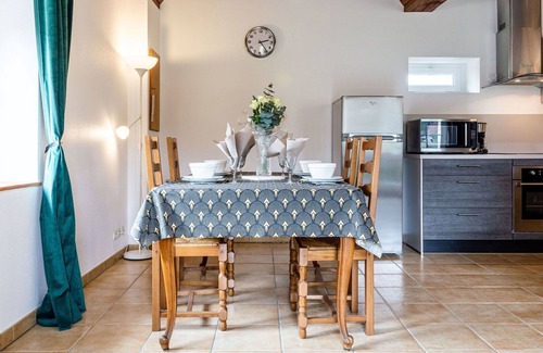 Commes House | Beautiful private villa for 2 people with WIFI, TV, terrace and pets allowed