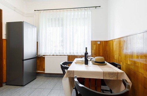Balatonfenyves House | Beautiful private villa for 10 guests with WIFI, TV, terrace and parking