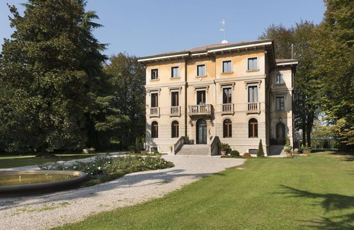 Saonara Villa | Beautiful private villa for 17 guests with WIFI, A/C, TV and terrace, close to Padua