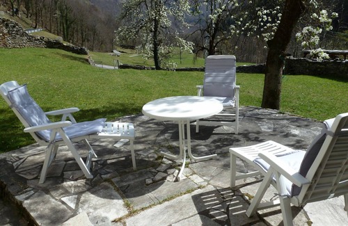 Lavizzara House | Beautiful private villa for 6 guests with WIFI, TV, patio, pets allowed, panoramic view and park.