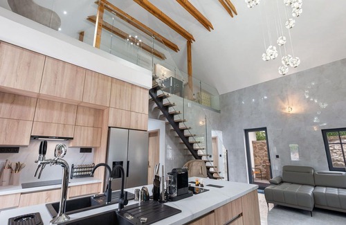 Dolni Laz House | Beautiful private villa for 8 people with hot tub, WIFI, TV, terrace, pets allowed and parking