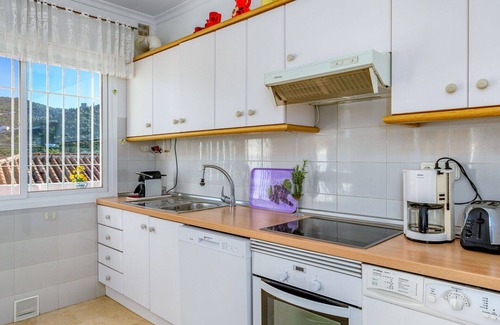 Monda House | Beautiful private villa for 4 guests with WIFI, private pool, terrace and parking