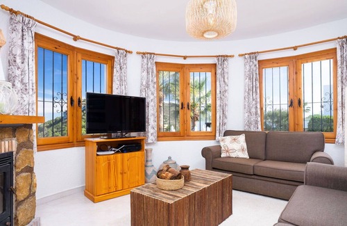 Arnella Villa | Beautiful private villa for 10 guests with A/C, private pool, WIFI, TV, patio and parking