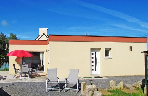 Kerlouan House | Beautiful private villa for 4 guests with WIFI, TV, terrace, pets allowed and parking