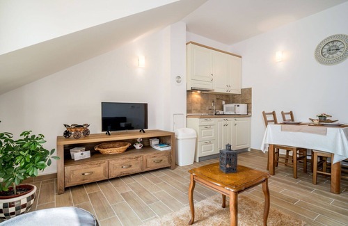 Senj House | Beautiful private villa for 12 guests with WIFI, private pool, TV, terrace, pets allowed and par.