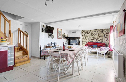 Jujols House | Beautiful private villa for 8 people with TV and terrace