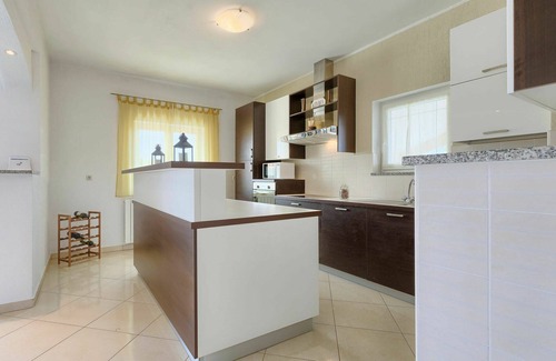 Juricev Kal House | Beautiful private villa for 10 guests with A/C, WIFI, private pool, TV and terrace